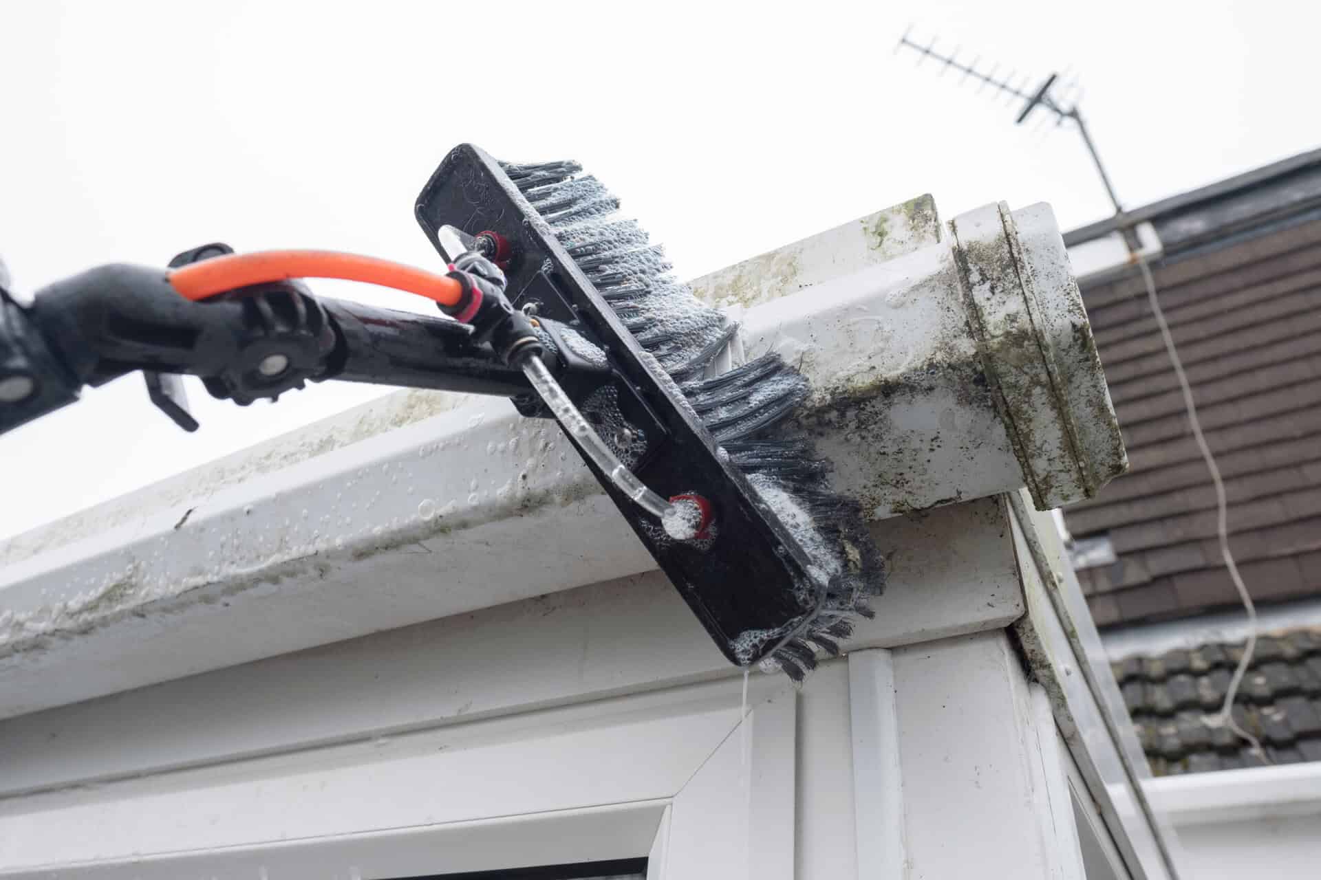 Soft wash gutter